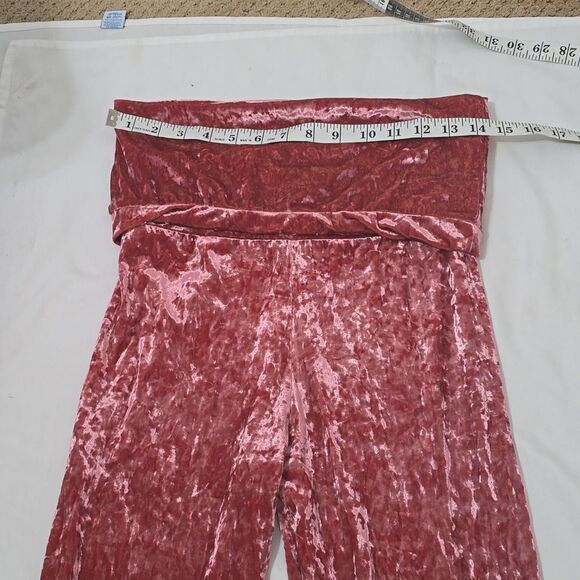 - HAH, CRUSHED VELVET ULTRA HIGH WAIST/FLAIR LEG PANTS SIZE SMALL. - Picture 6 of 11